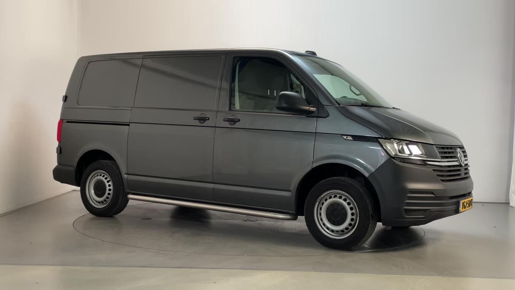 Volkswagen Transporter - 2.0 TDI 150pk DSG L1H1 Comfortline Navigatie DAB+ App-Connect - AutoWereld.nl