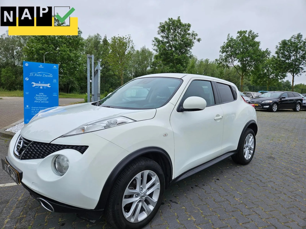 Nissan Juke - 1.6 Acenta Eco Airco Navigatie - AutoWereld.nl