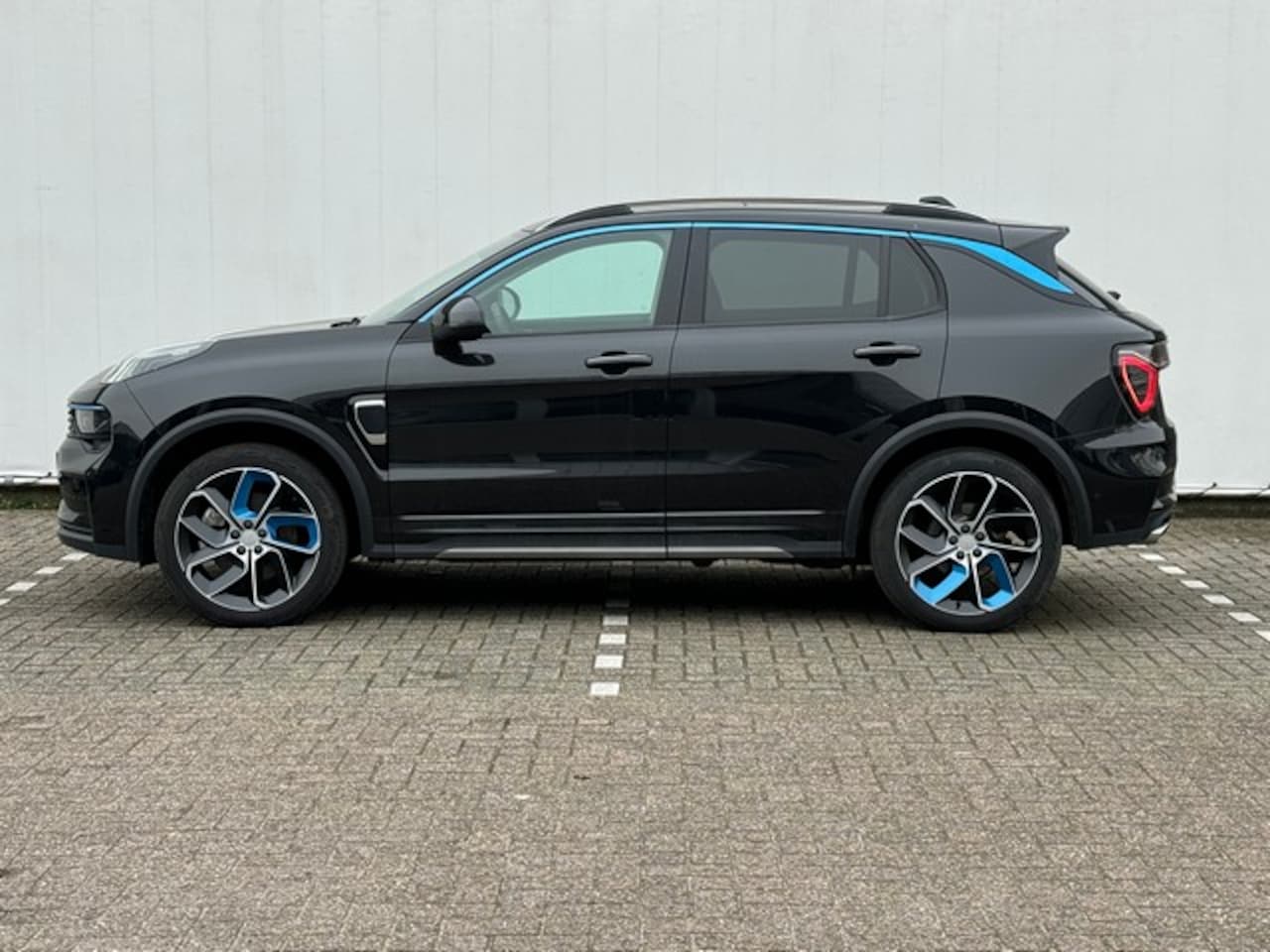 Lynk & Co 01 - 1.5 Hybrid 262PK met Trekhaak, Panoramadak, Infinity Sound, Navi/360-Camera, Memory-Stoele - AutoWereld.nl