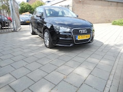 Audi A1 Sportback - black line. TFSI. 90pk