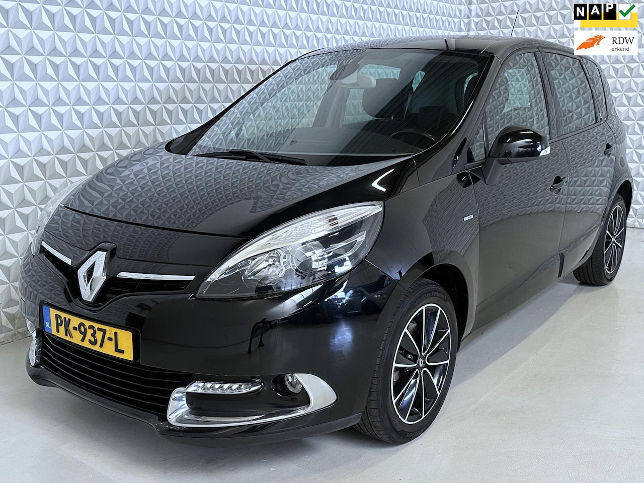 Renault Scénic - 1.2 TCe Bose Navigatie Ecc 176000km (2013) - AutoWereld.nl