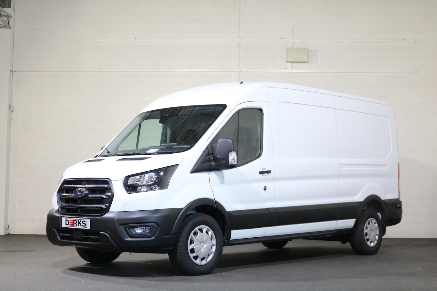 Ford Transit - 2.0 TDCI L3 H2 Trend Airco Navigatie Camera Trekhaak - AutoWereld.nl