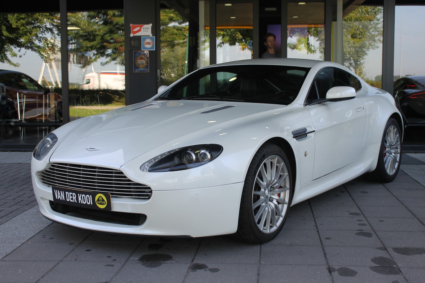 Aston Martin V8 Vantage - 4.7 V8 Sportshift 4.7 V8 Sportshift 426 PK - AutoWereld.nl