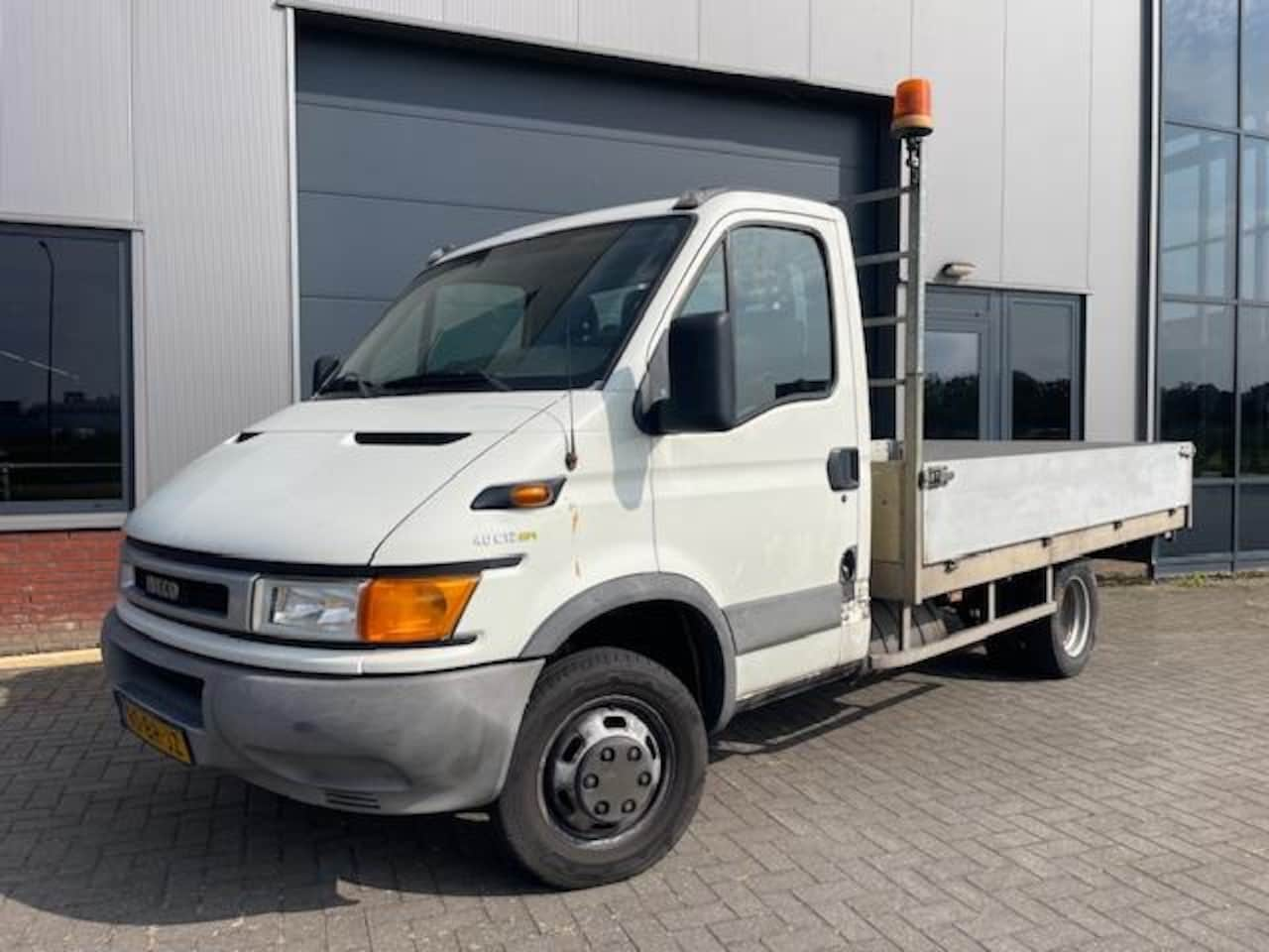 Iveco Daily - 40C12 345 pick-up open laadbak handgeschakeld - AutoWereld.nl