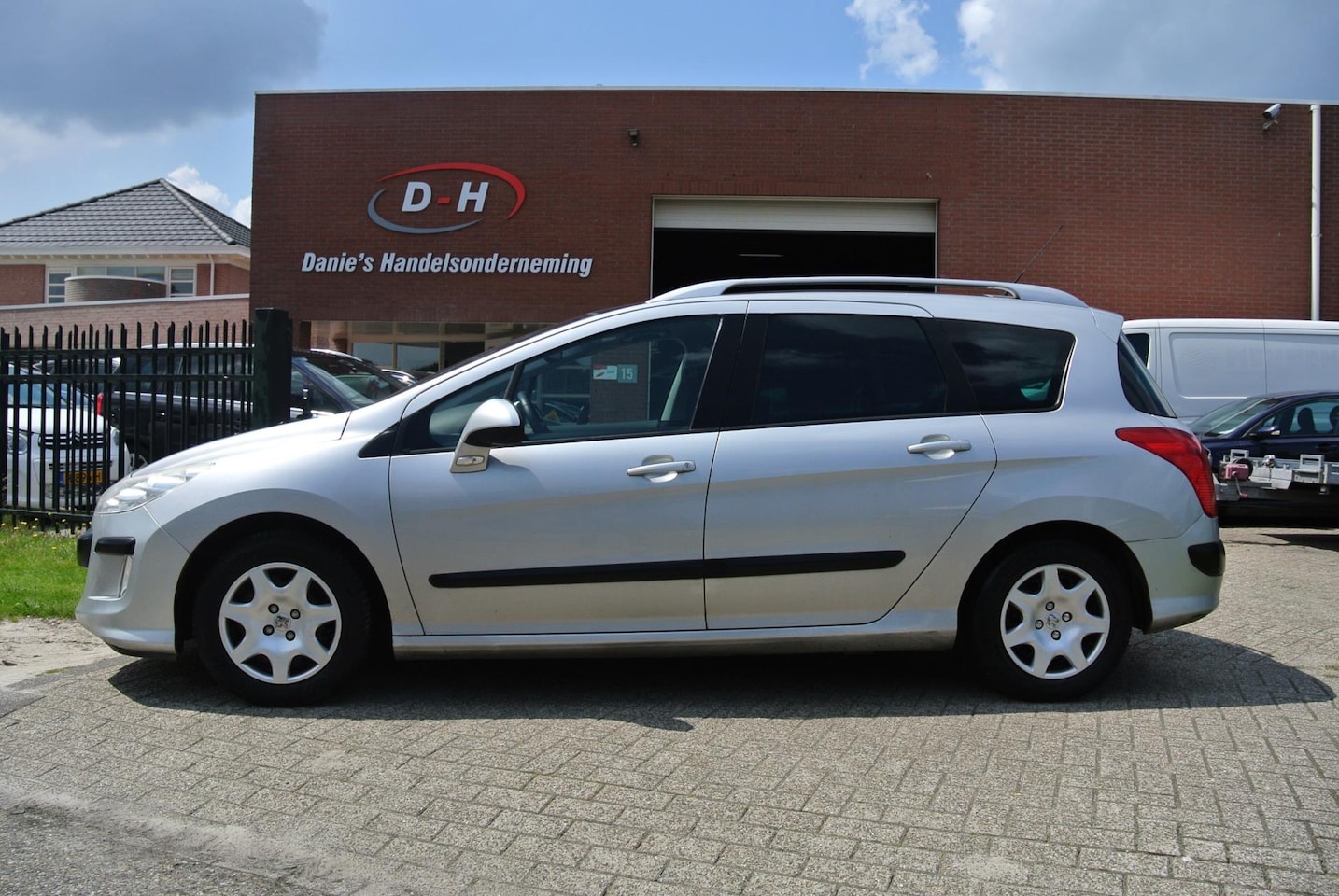 Peugeot 308 SW - 1.6 VTi XS airco panoramadak inruil mogelijk nap - AutoWereld.nl