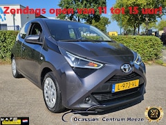 Toyota Aygo - 1.0 VVT-i x-play, Camera, Apk 10-2025 1e Eig HerfstShow