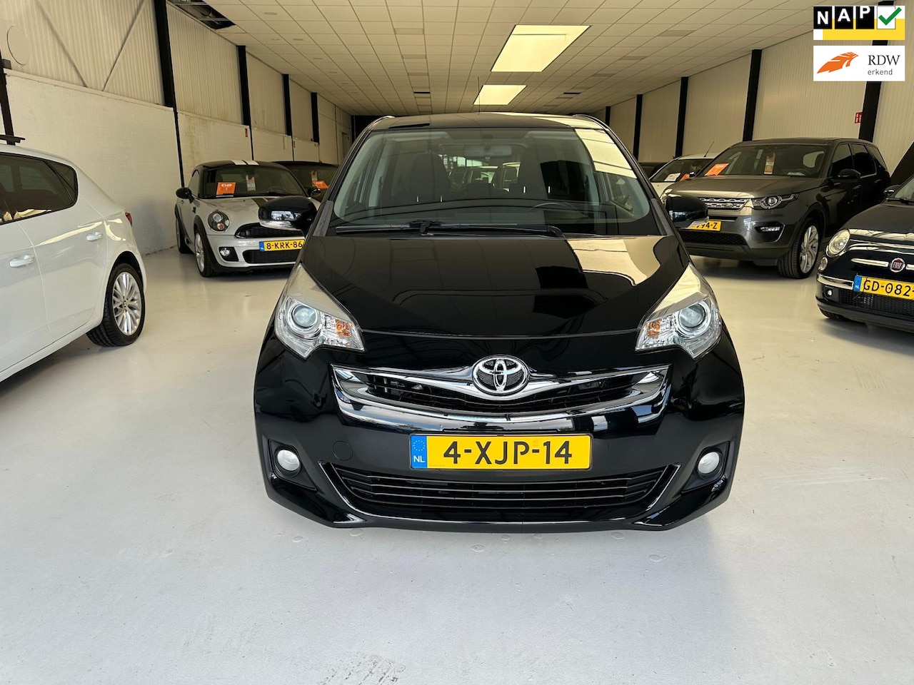 Toyota Verso S - 1.3 VVT-i Trend 81668 km NAP met Panoramadak - AutoWereld.nl