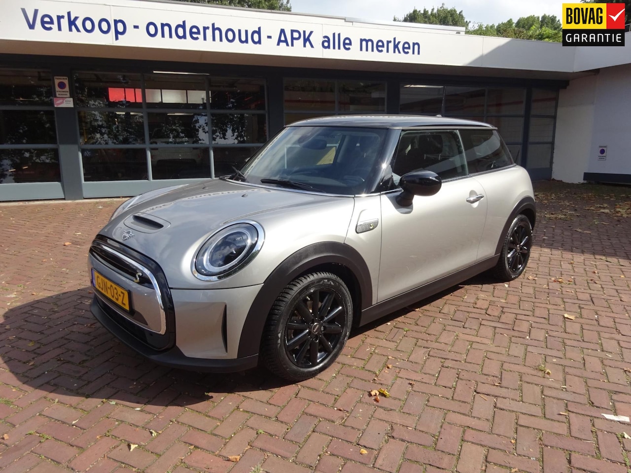 MINI Mini-Electric - Cooper SE 33 kWh Navi. / Climate Control /16"LMV/Sportstoelen /PDC - AutoWereld.nl