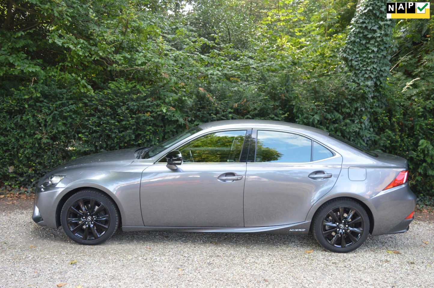 Lexus IS - 300h 25th Edition ORG NL/NAP/dealer onderh - AutoWereld.nl