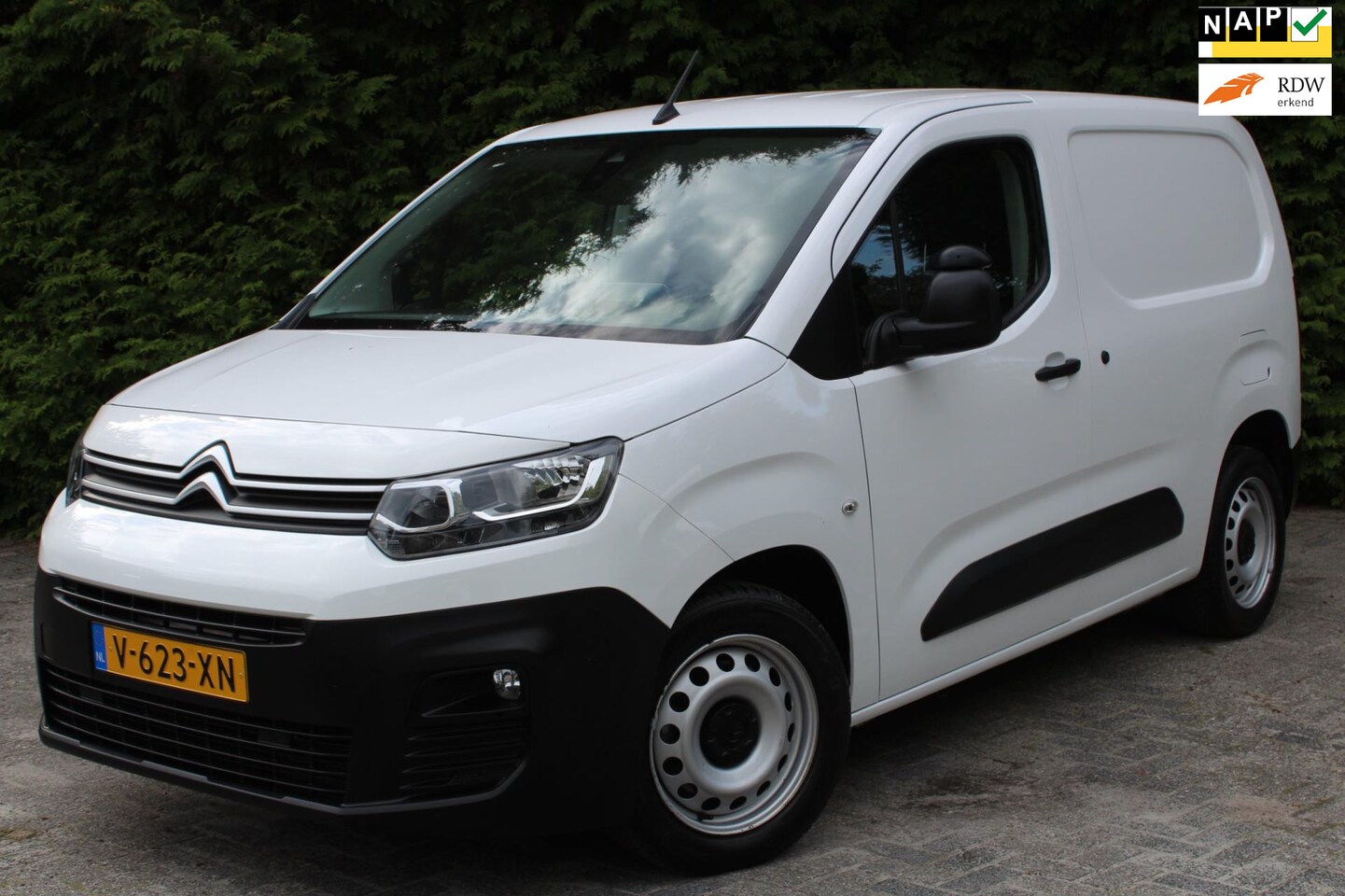 Citroën Berlingo - 1.6 BlueHDI Club 99PK | Airco | Cruise Control | PDC V+A | Standkachel | Inbouw | NAVI - AutoWereld.nl