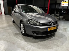 Volkswagen Golf - 1.6 TDI Comfortline BlueMotion / Trekhaak / Cruise / Airco /