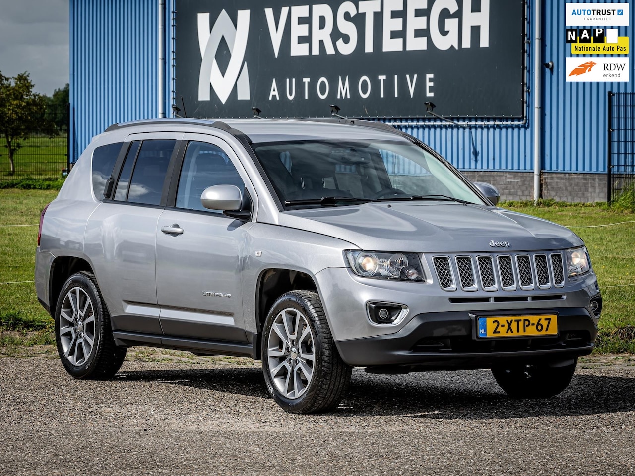 Jeep Compass - 2.0 Limited Automaat Navigatie|Leder|Camera|Trekhaak - AutoWereld.nl