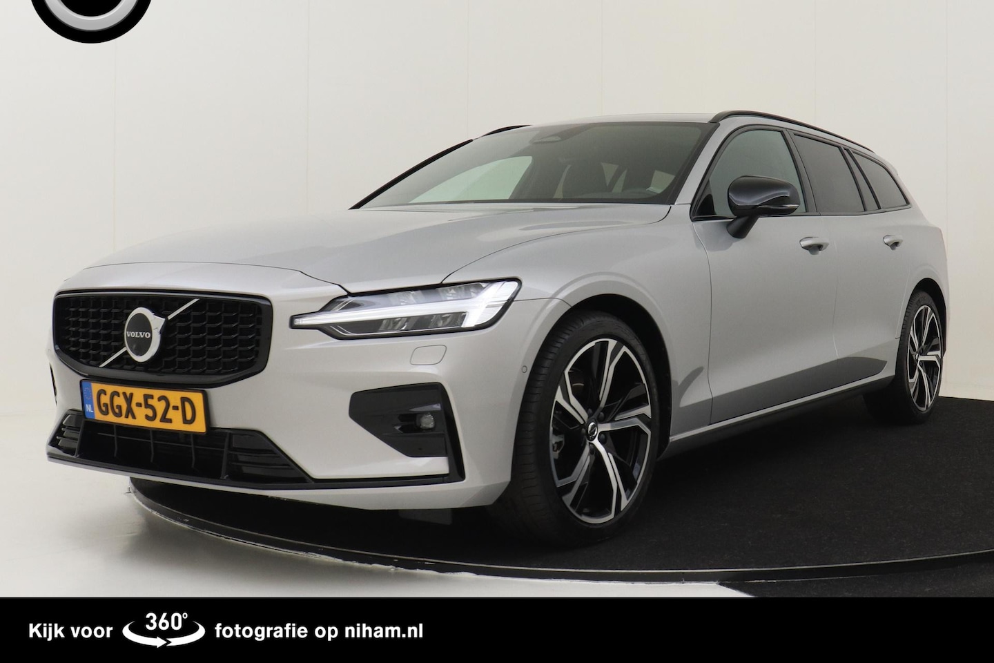 Volvo V60 - B4 (M-HYBRID) PLUS DARK -PANO.DAK|360°CAM|ADAP.LED|POWER-SEATS|19" - AutoWereld.nl