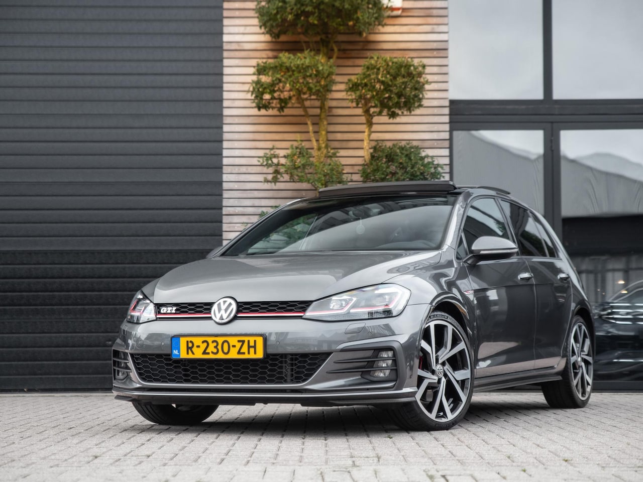 Volkswagen Golf - 2.0 GTI Performance Pano ACC Carplay - AutoWereld.nl