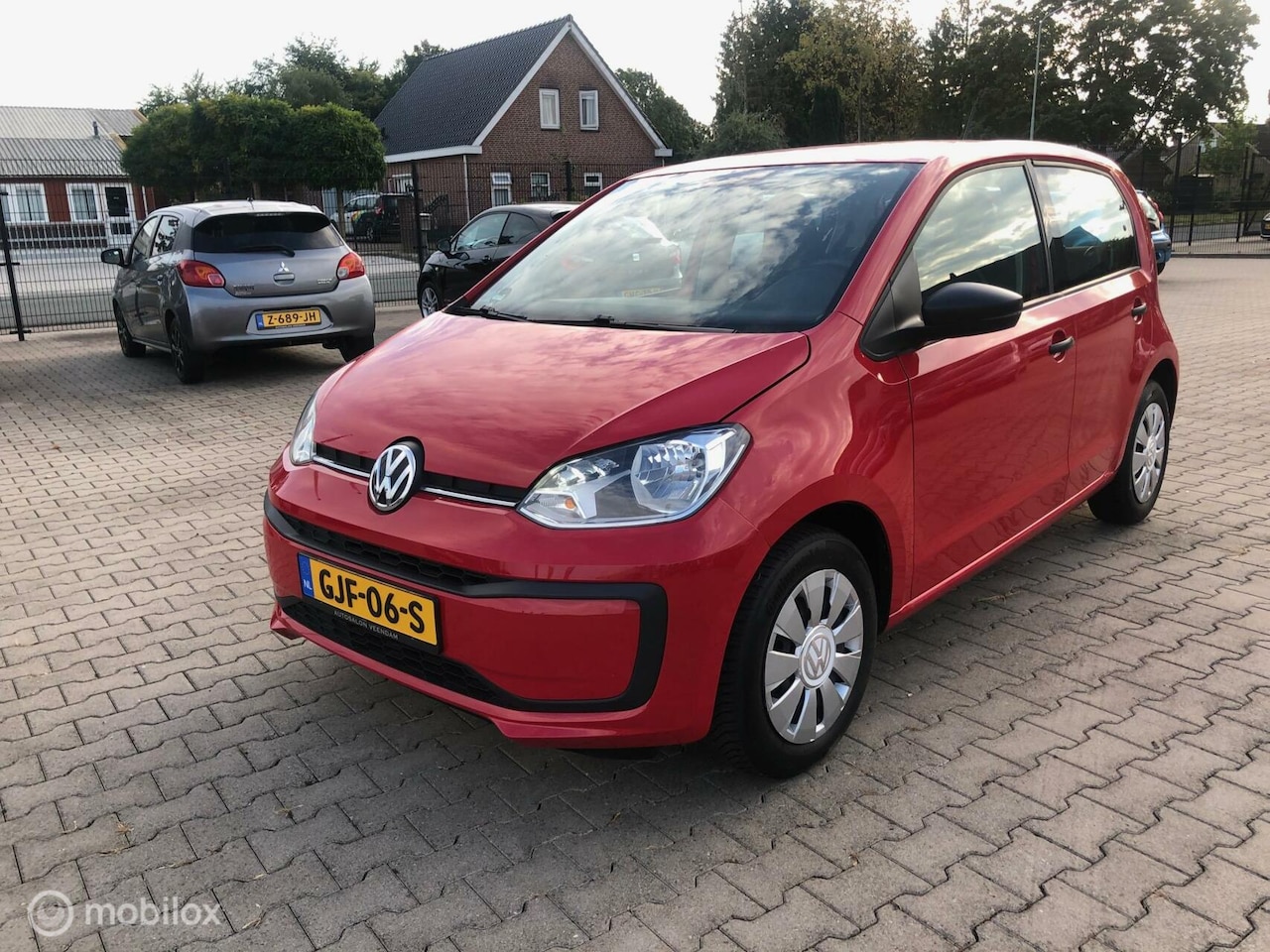 Volkswagen Up! - 1.0 up! beats 5drs ell pakk ..63.930 Km - AutoWereld.nl