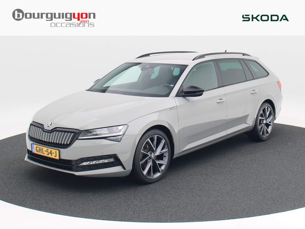 Skoda Superb Combi - 1.4 TSI 218 Pk DSG iV Sportline Business | Full LED | Navi | 19 Inch | Camera | Adapt. Cru - AutoWereld.nl