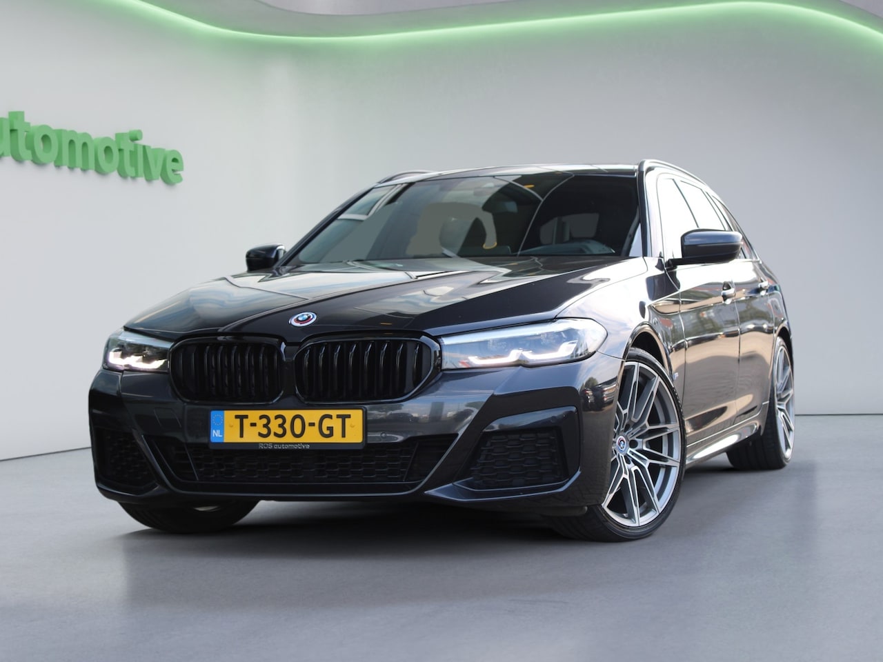 BMW 5-serie Touring - 540i xDrive Business Edition Plus | BTW | M SPORT | PANO | HUD | STUURVERW | SFEERVERLICHT - AutoWereld.nl