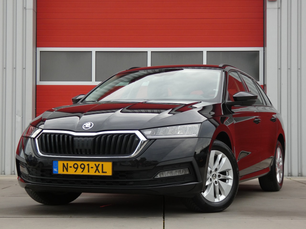 Skoda Octavia Combi - 1.0 e-TSI Business Edition/ automaat! - AutoWereld.nl