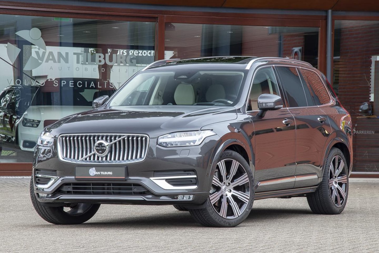 Volvo XC90 - 2.0 B5 AWD ULTIMATE BRIGHT LUCHTVERING B&W - AutoWereld.nl