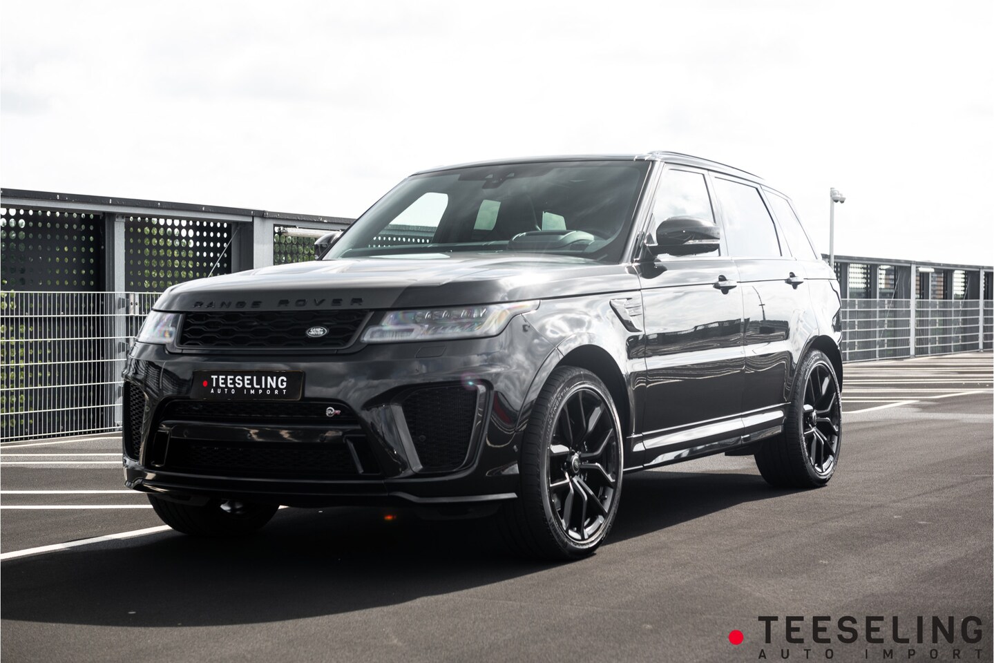 Land Rover Range Rover Sport - 5.0 V8 SC SVR Carbon Edition | Panorama - AutoWereld.nl