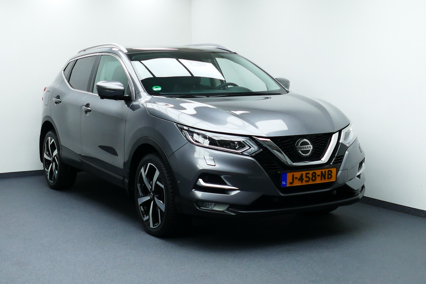 Nissan Qashqai - 1.3 160pk DIG-T Tekna. Panodak, 360 Camera, Half Leer, Stoelverw, Haak 1500kg - AutoWereld.nl