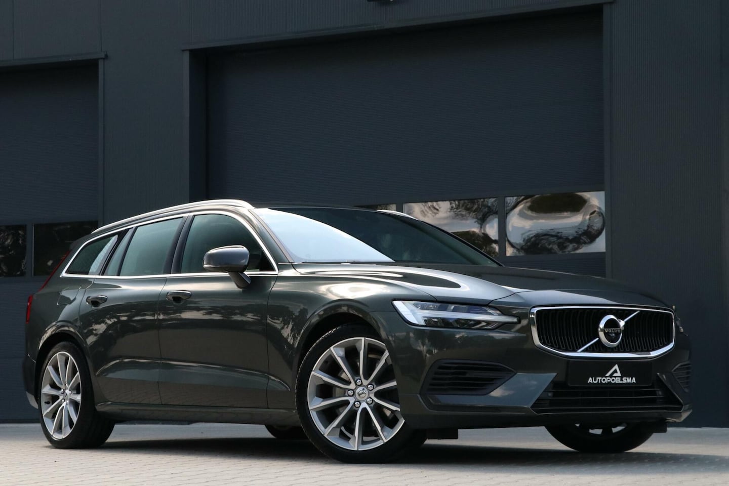 Volvo V60 - 2.0 T6 Twin Engine AWD Pro 360cam Adaptiv Cruise Harman/Kardon Leder Memory Electr Trekhaa - AutoWereld.nl