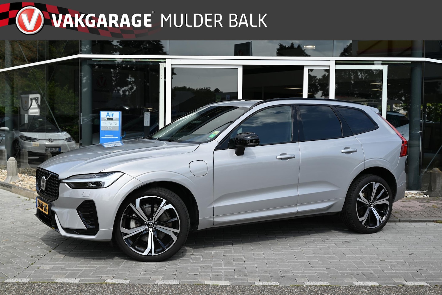 Volvo XC60 - 2.0 Recharge T6 AWD Plus Dark 2.0 Recharge T6 AWD Plus Dark - AutoWereld.nl