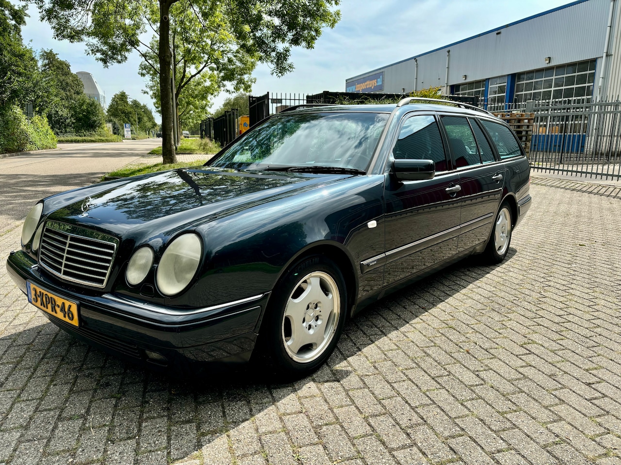 Mercedes-Benz E-klasse Combi - 320 Avantgarde - AutoWereld.nl