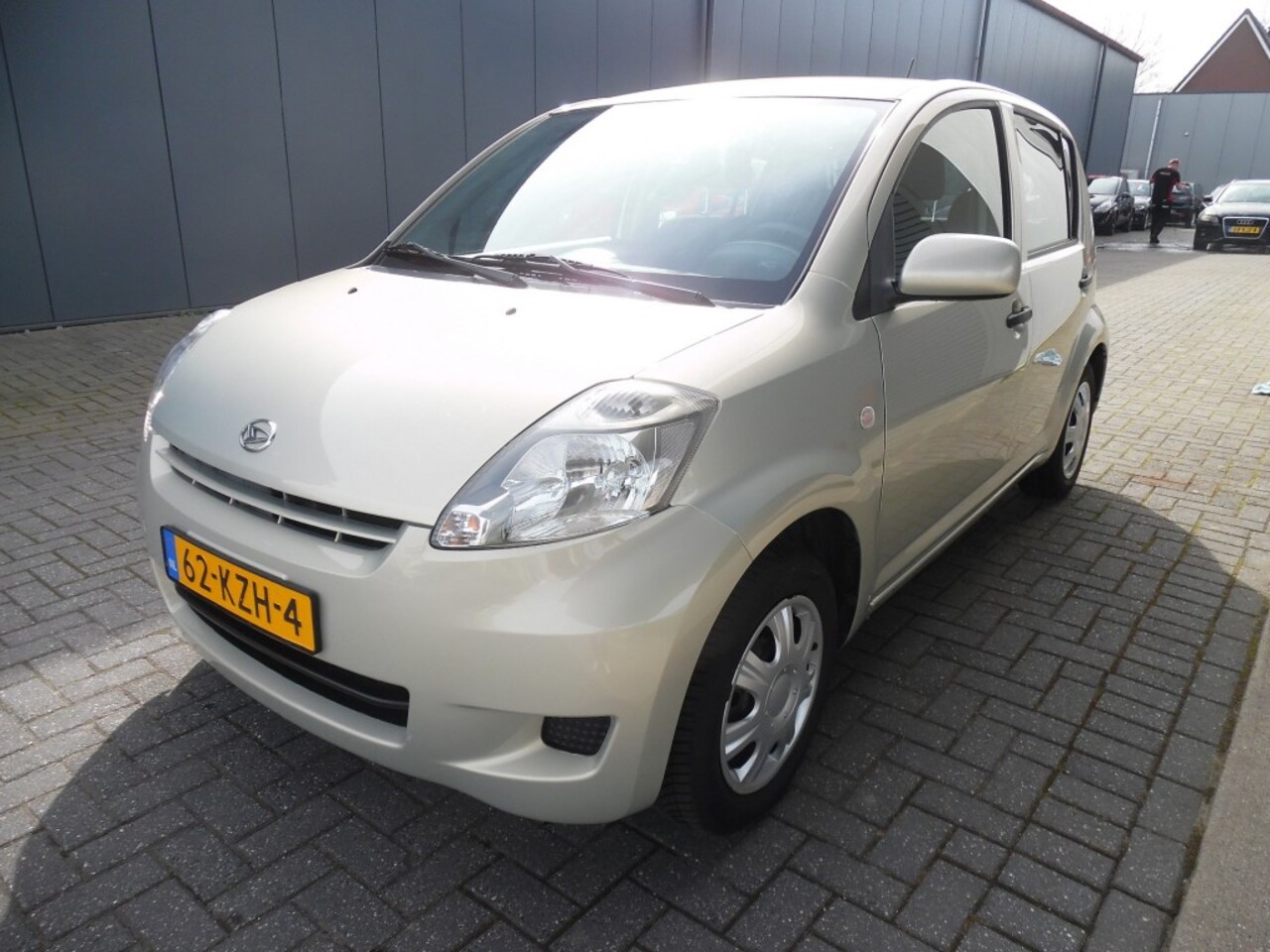 Daihatsu Sirion - 1.0-12V PREMIUM - AutoWereld.nl