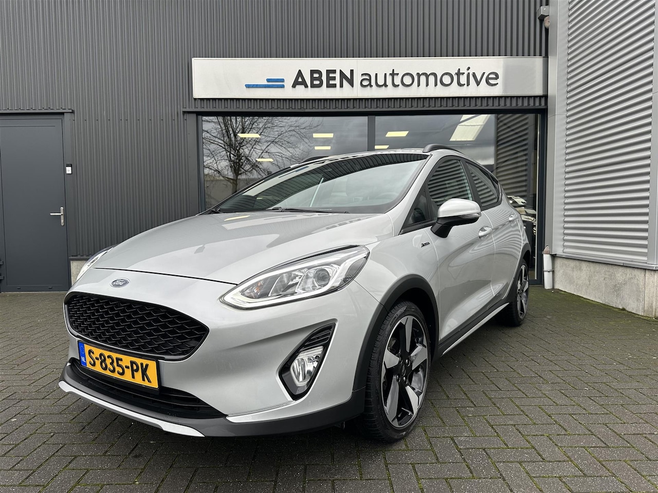 Ford Fiesta - 1.0 EcoBoost 100PK Active Automaat (WINTER PACK|17" LMV|TREKHAAK|4-SEIZ. BANDEN) - AutoWereld.nl