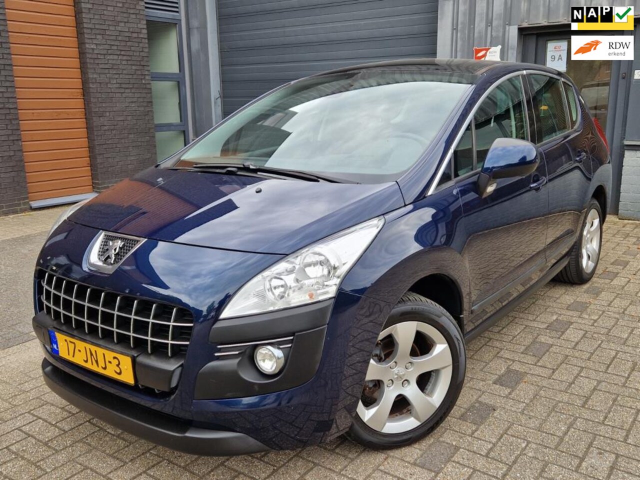 Peugeot 3008 - 1.6 VTi Première Airco/Panoramadak/Trekhaak/APK 30-07-2025 - AutoWereld.nl