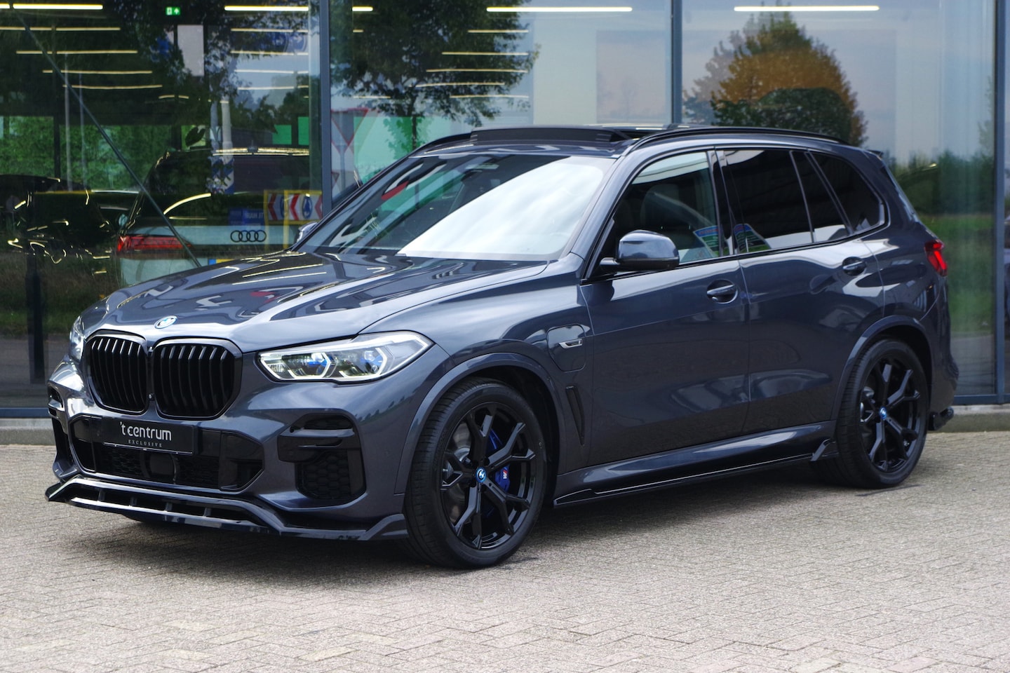 BMW X5 - xDrive45e High Executive M-Sport Plug-In Hybride, Panoramadak, Trekhaak, 4-wielsturing, La - AutoWereld.nl