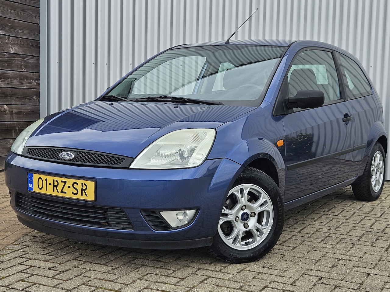 Ford Fiesta - 1.3 Futura /Airco/Nieuwe APK/Lichtmetalen Velgen! - AutoWereld.nl