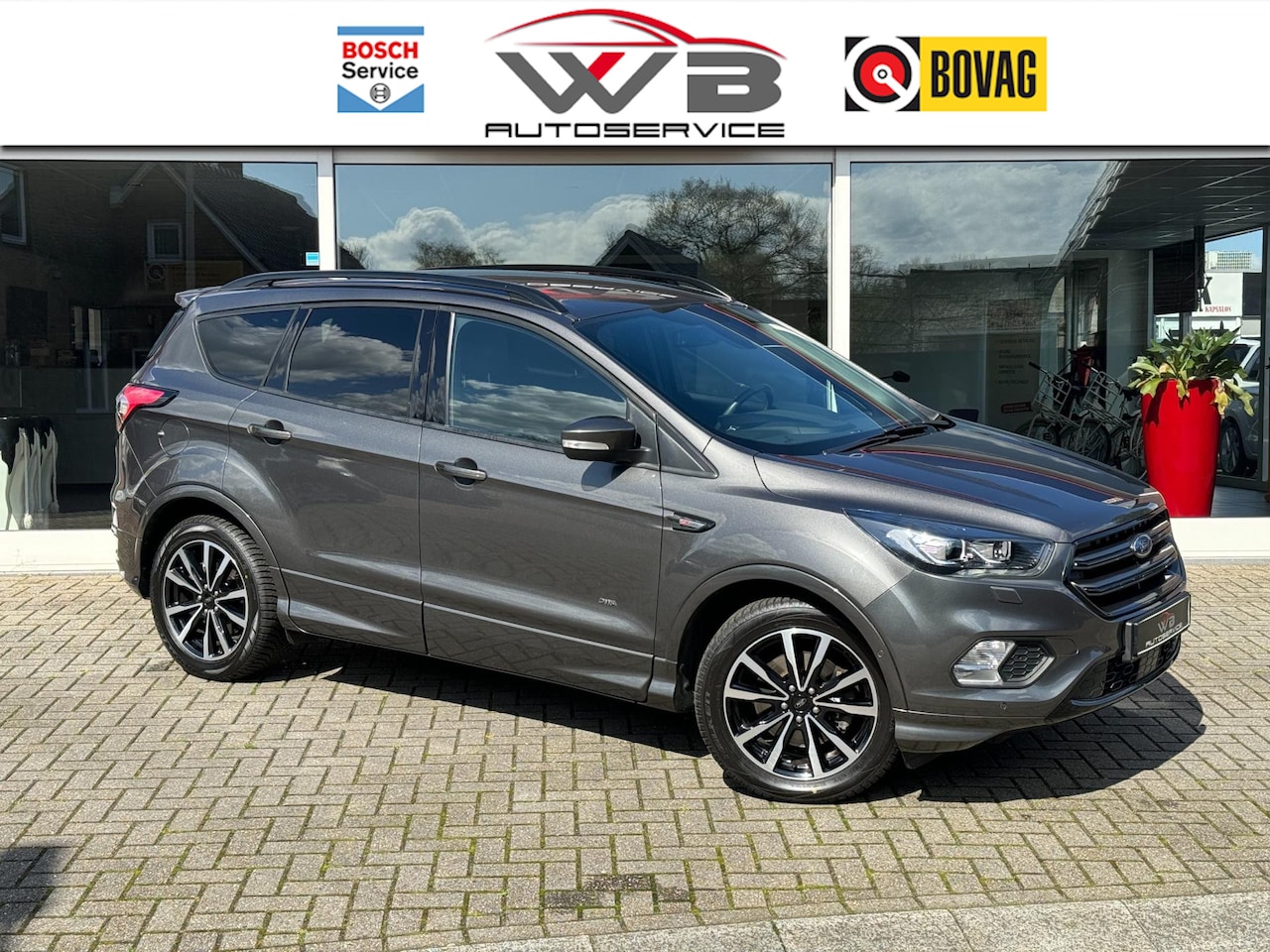 Ford Kuga - 1.5 St Line I Trekhaak I Camera I Leder I Navi - AutoWereld.nl