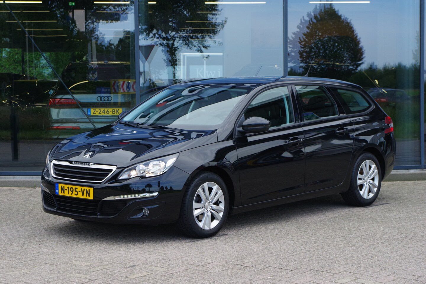 Peugeot 308 SW - 1.2 PureTech Active 1.2 PureTech Active, Navigatie, Camera, Cruise Control - AutoWereld.nl