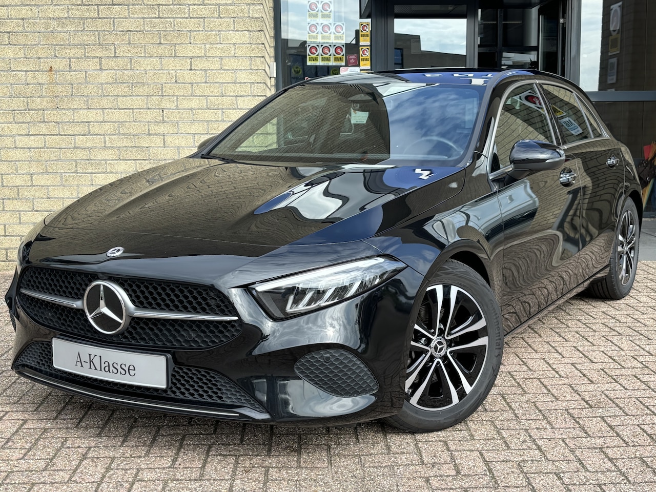 Mercedes-Benz A-klasse - 180 Progressive Advanced-WIDESCREEN-SFEER-CAMERA-KEYLESS - AutoWereld.nl