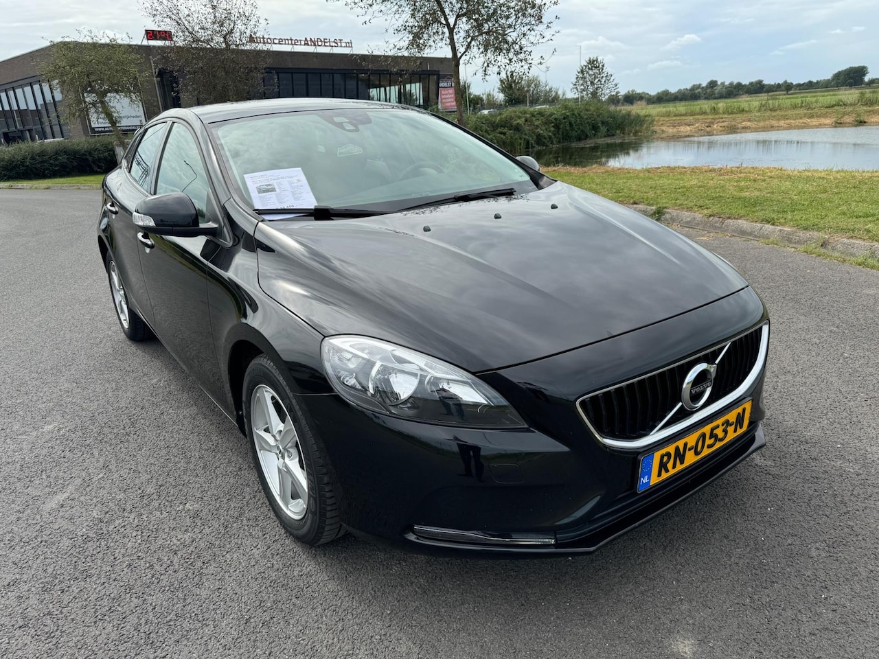 Volvo V40 - 2.0 T3 Nordic 2.0 T3 Nordic, 1E EIG, NAP, panodak, geen import, Volledig OH - AutoWereld.nl