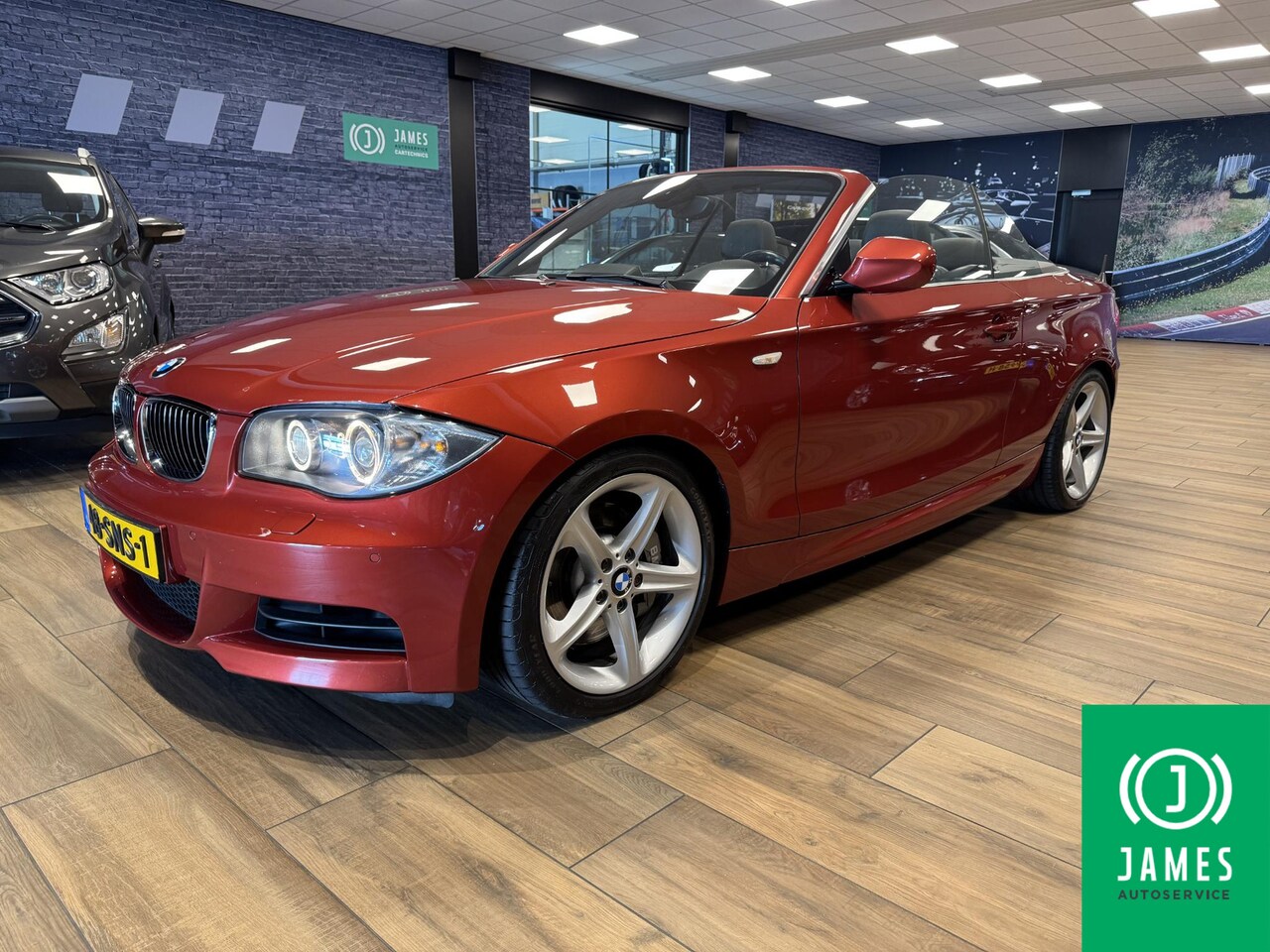 BMW 1-serie Cabrio - 135i High Executive | Harman/Kardon / Sportstoelen / Stoel/stuur verwarming - AutoWereld.nl