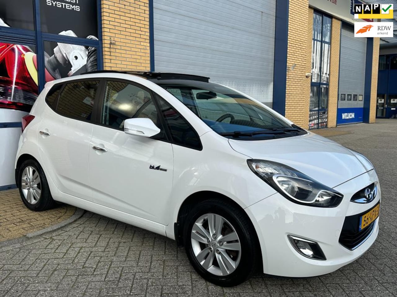 Hyundai ix20 - 1.4i i-Vision 1.4i i-Vision, Nette auto, Airco, Apk, Nap, panoramadak, trekhaak, Lichtmetaal, Elek ramen - AutoWereld.nl