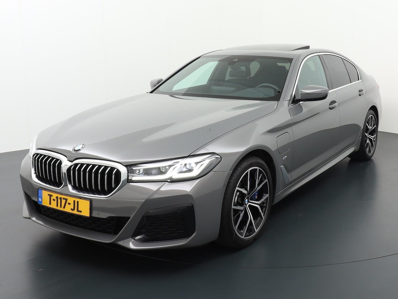 BMW 5-serie - 530e High Executive M Sport - AutoWereld.nl