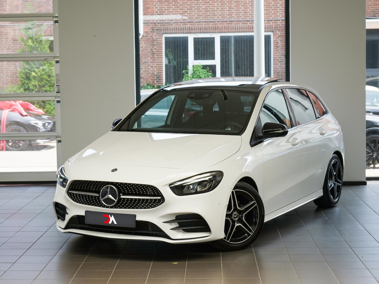 Mercedes-Benz B-klasse - 200 Business Solution AMG Pano / Full - AutoWereld.nl