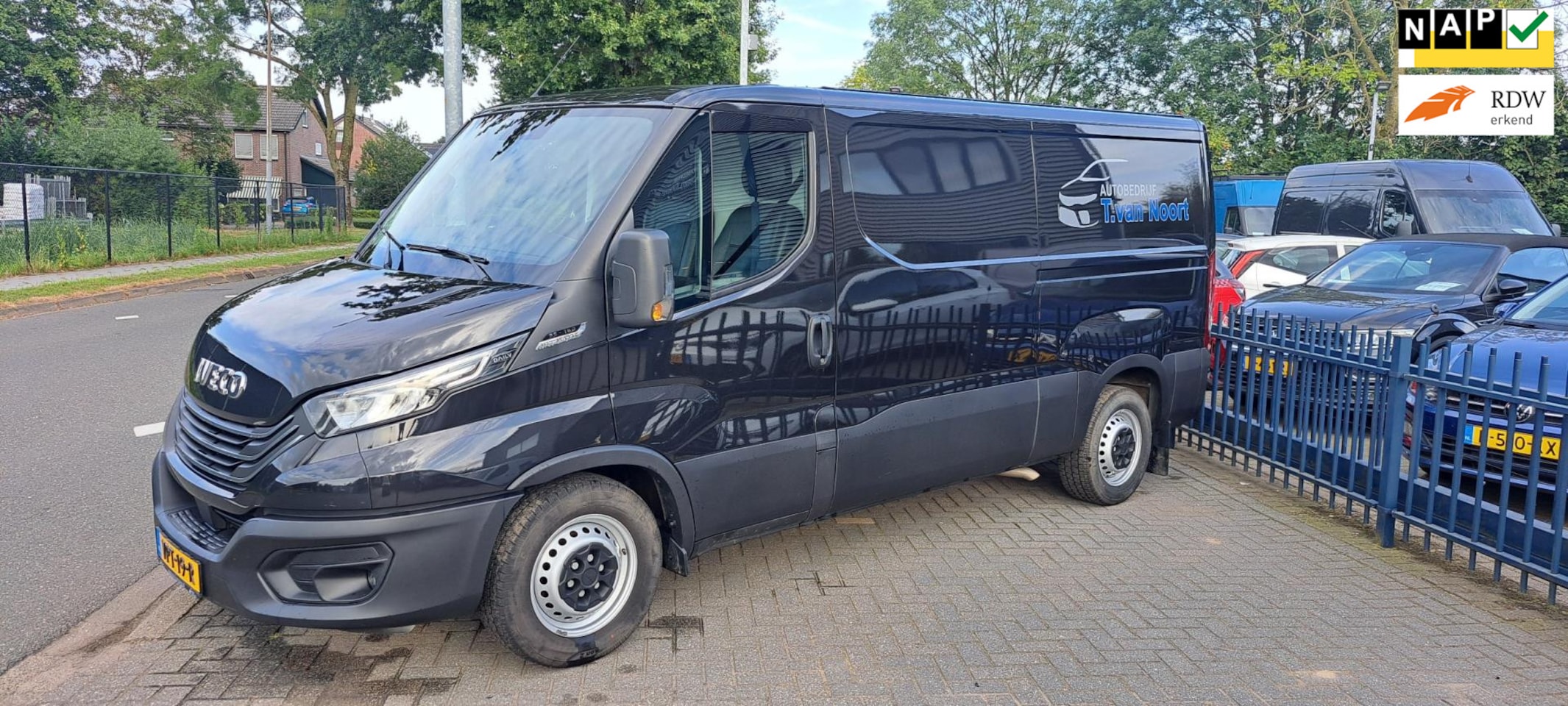 Iveco Daily - 35S16V 2.3 352 H1 Trehaak/Nav/Cruise/Automaat - AutoWereld.nl