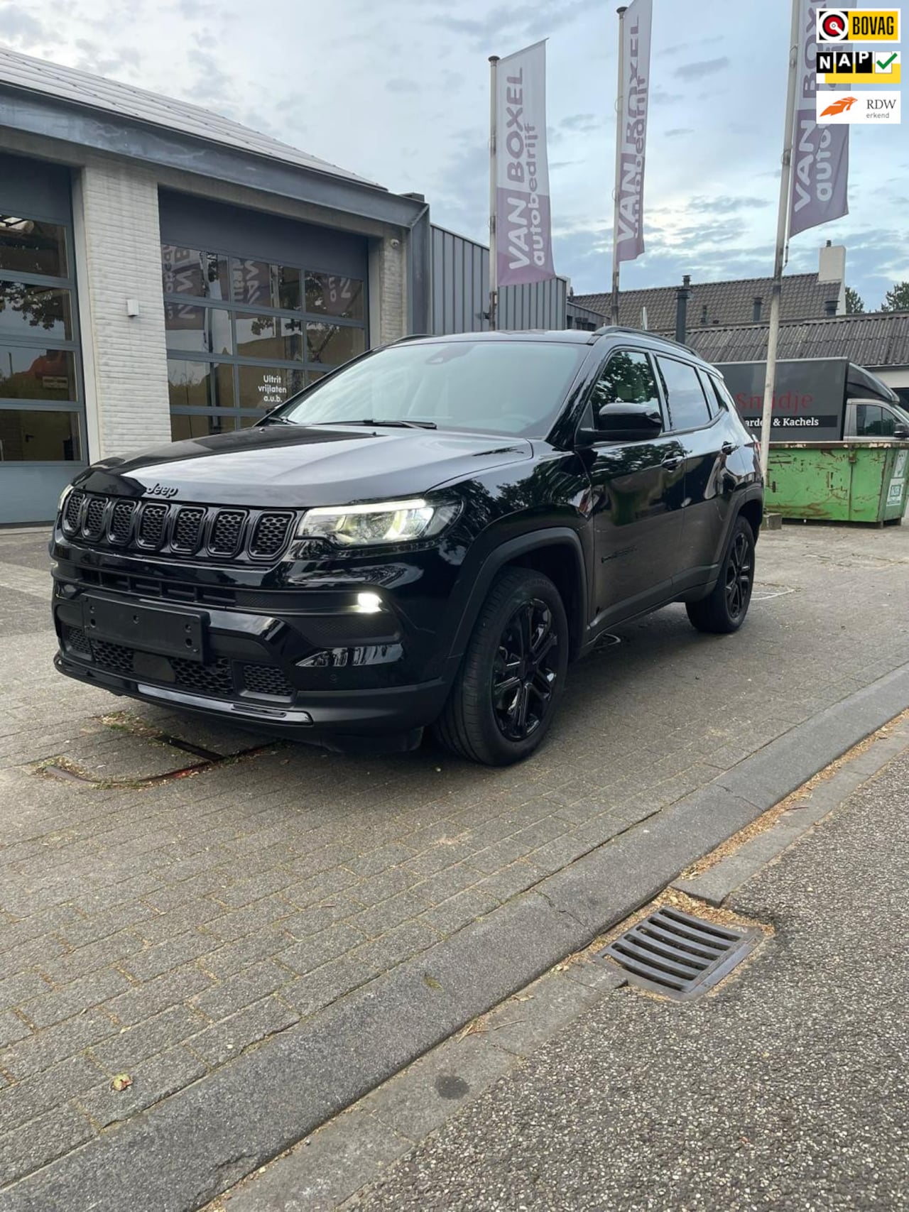 Jeep Compass - 1.5T e-Hybrid Night Eagle 1.5T e-Hybrid Night Eagle - AutoWereld.nl