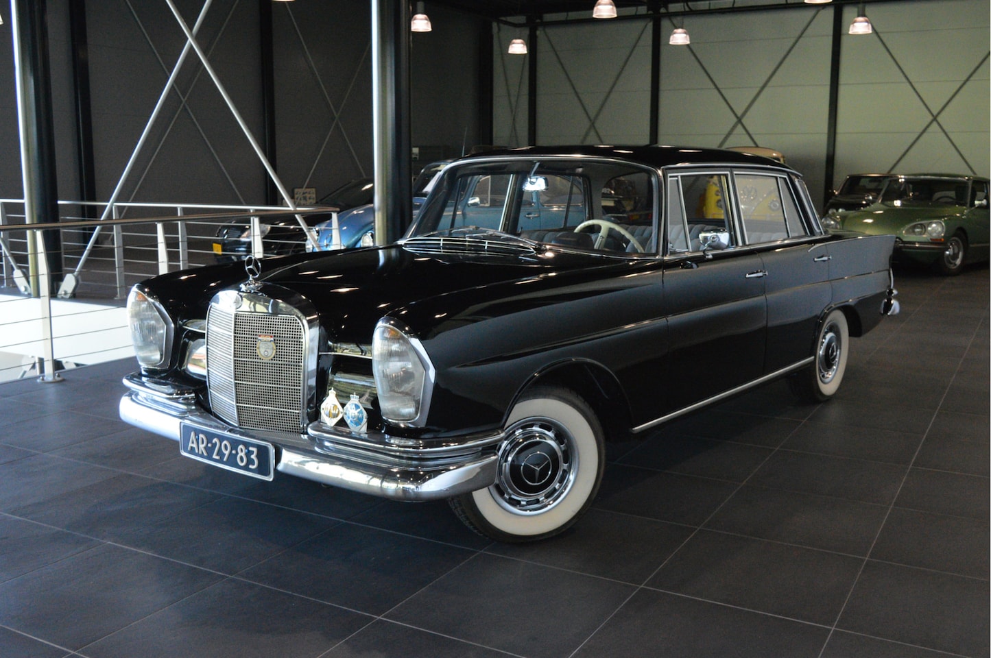 Mercedes-Benz 220 - S Heckflosse W111-Serie Sedan 1962 - AutoWereld.nl