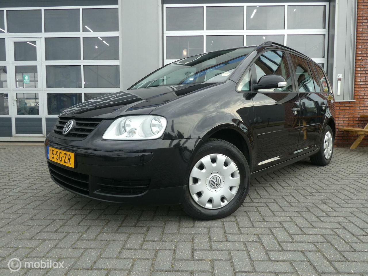 Volkswagen Touran - 1.6-16V FSI Trendline climate| trekhaak| cruise control| elek. ramen. - AutoWereld.nl