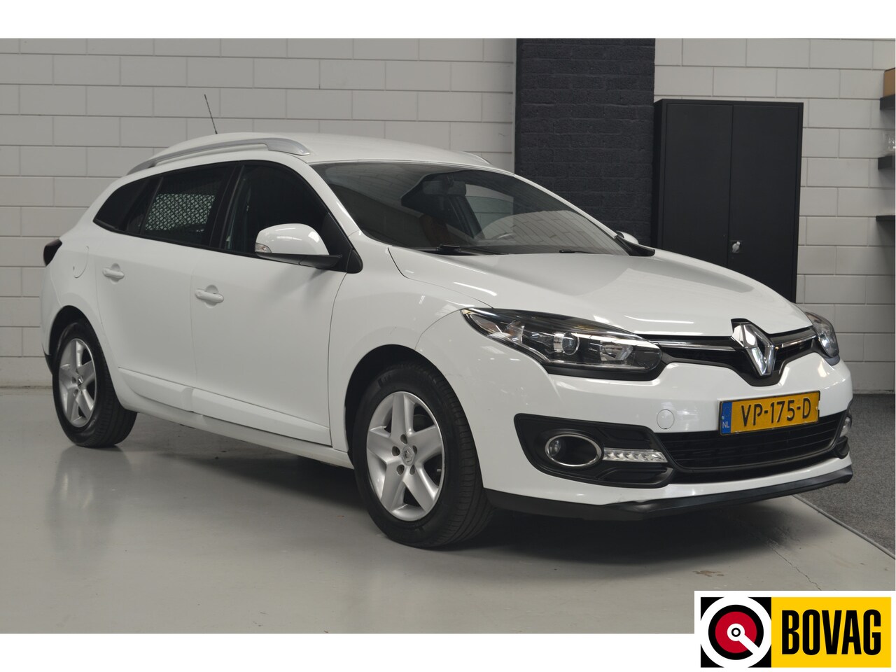 Renault Mégane - 1.5 dCi Expression S&S // GRIJS KENTEKEN // 161.000 km // AIRCO // CRUISE // NAVI // TREKH - AutoWereld.nl