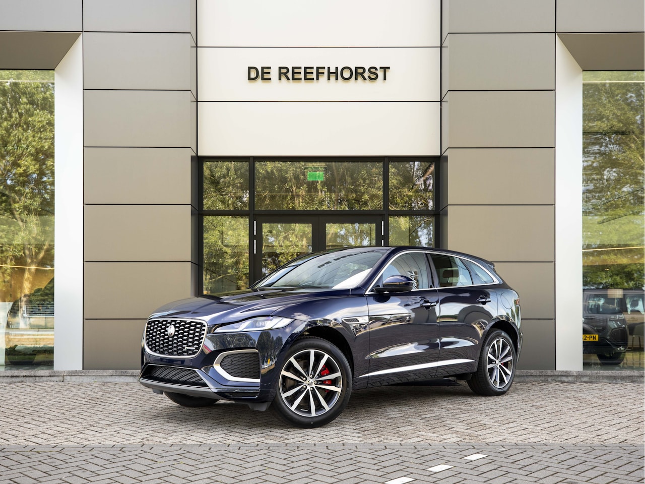 Jaguar F-Pace - P400e 404pk AWD PHEV R-Dynamic S | 5 jaar garantie | 0 km - NIEUW | Elektr. Trekhaak | Ada - AutoWereld.nl