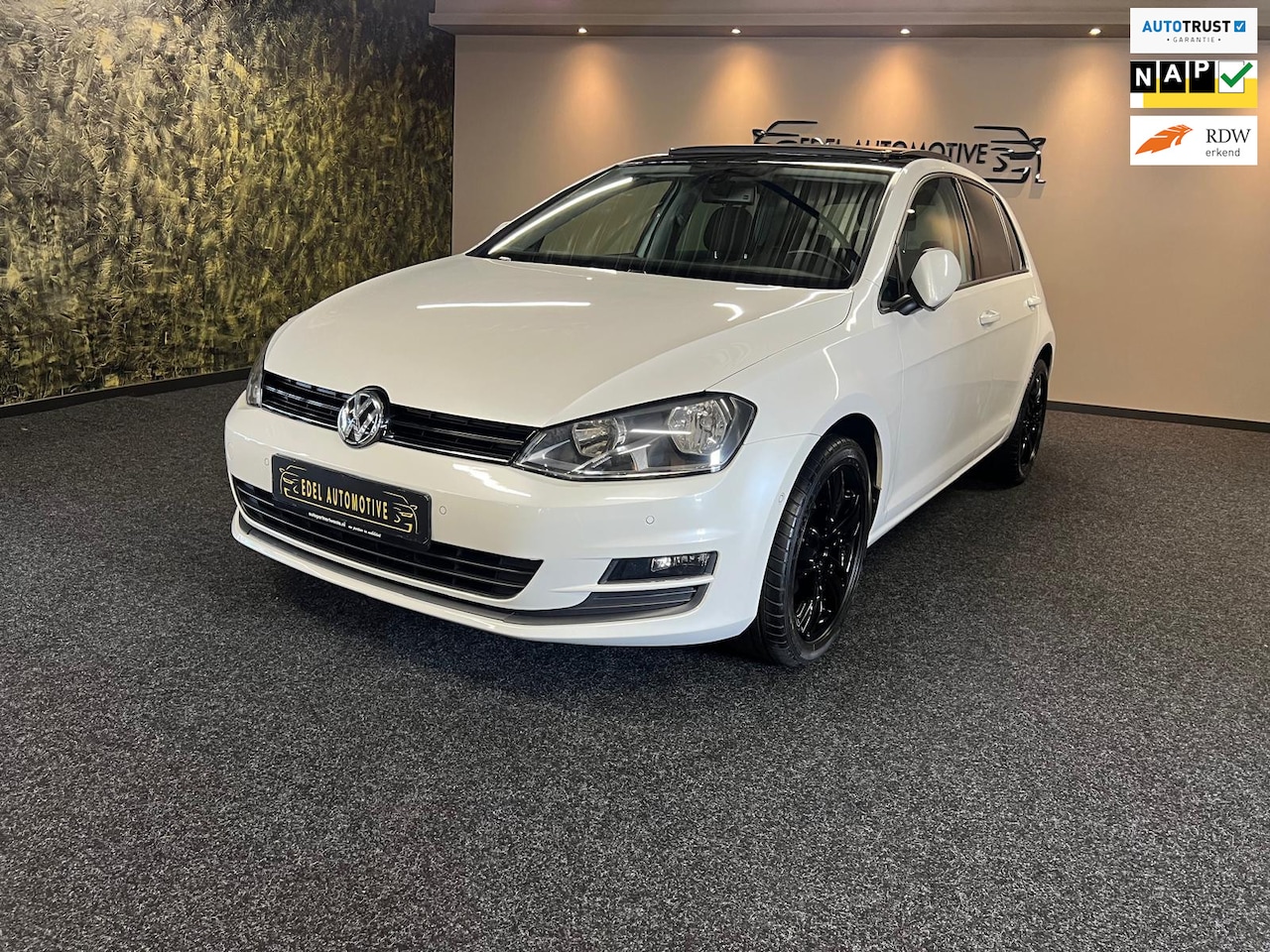 Volkswagen Golf - 1.2 TSI Trendline-Pano-PDC v/a-CarPlay-Navi- Schuifdak - AutoWereld.nl