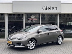 Toyota Auris - 1.8 Hybrid Dynamic Plus | Stoelverwarming, Navigatie, Licht + Regensensor, Parkeercamera,