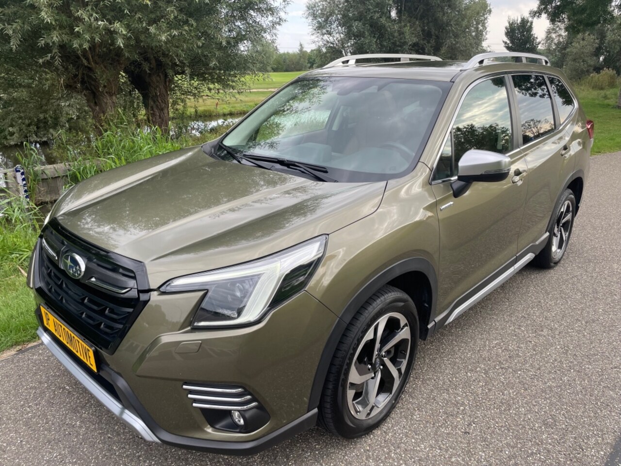 Subaru Forester - 2.0i e-BOXER Premium Panoramisch dak/navi/incl.winterset/garanti - AutoWereld.nl